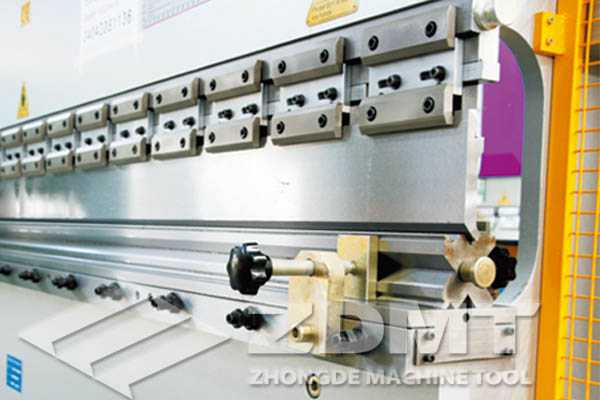 補(bǔ)償工作臺(選配).jpg 補(bǔ)償工作臺(選配).jpg