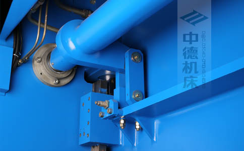 ZDPK-6325配有中德公司最新型扭軸同步裝置，強(qiáng)度高，能調(diào)節(jié)，專利技術(shù).jpg
